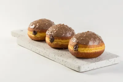 Bola de Berlim de Abóbora, Avelã e Caramelo Salgado