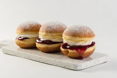 Bola de Berlim de Ginja d'Óbidos